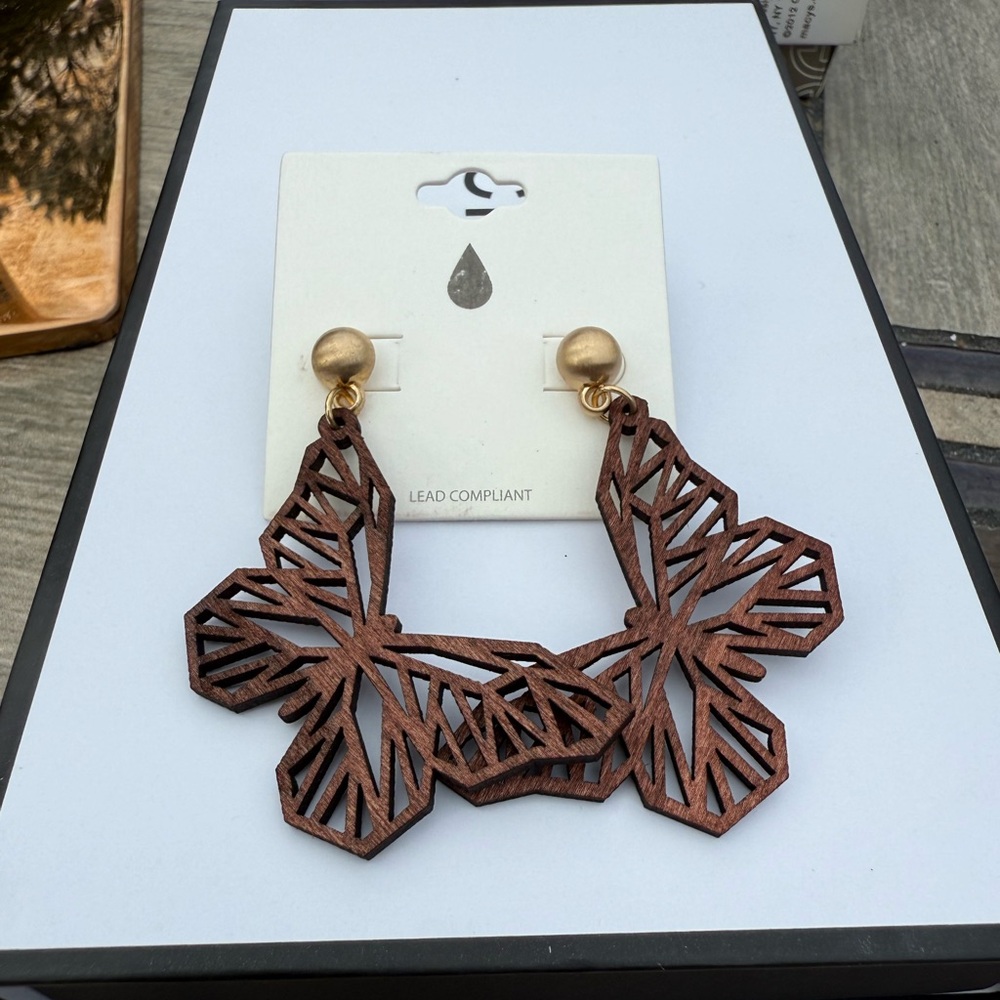 NWT! Butterfly Wooden Design Laser Cut Dangle Lightweight Earrings